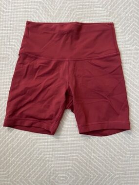 lululemon athletica Women's maroon WunderUnder shorts 6”